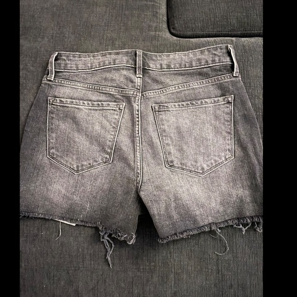Old Navy Boyfriend Jean Shorts - Picture 2 of 2